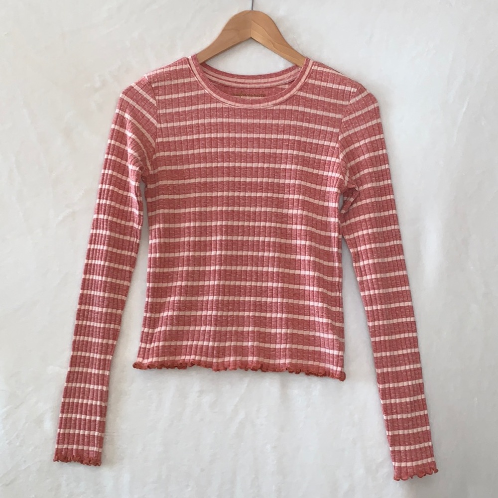 NWOT✨AEO Lettuce Edge Salmon Pink Long Sleeve Striped Top!